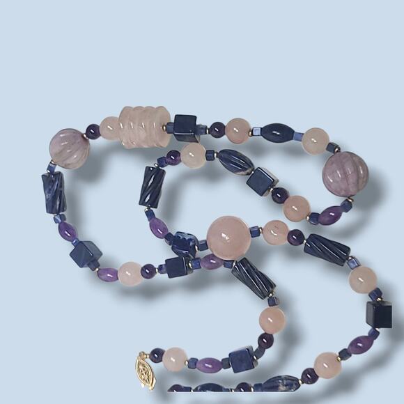 Sandra David Signed Vintage Beaded Necklace Rose Peach & Navy Carved Stones 30″ - Picture 9 of 10